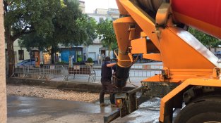 Acaben el procés de retirada dels contenidors de la plaça de la Coma
