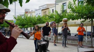 Els Corks recorden la Festa Major amb una mini-cercavila