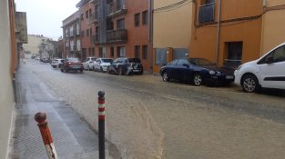Molts carrers han esdevingut rius durant uns minuts