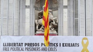 Aquesta pancarta ha comportat la inhabilitació del president de la Generalitat