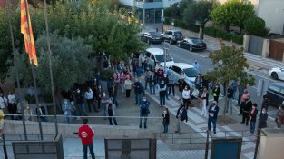 Concentració de protesta per la inhabilitació al president Torra