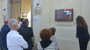 Memòria Democràtica recorda al soldat desconegut amb una placa al cementiri de Cassà 