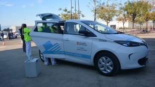 L'equip del Departament de Salut, a la seva arribada al pavelló polivalent