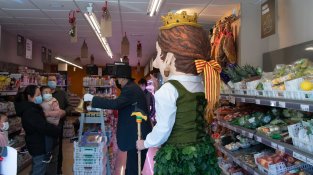 La "Dona dels nassos" acomiada l'any a Cassà