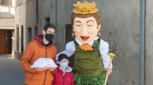 La "Dona dels nassos" acomiada l'any a Cassà