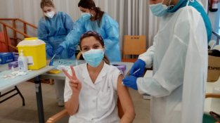 Les primeres vacunacions de Cassà, a la Residència Geriàtrica