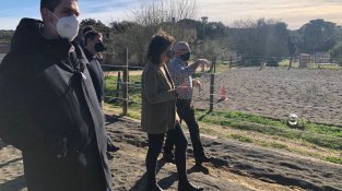 Teresa Jordà, cap de llista d’ERC per Girona, i Consellera d’Agricultura, visita el Centre Eqüestre Can Comas