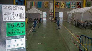 El pavelló polivalent ja està a punt per rebre les votacions de diumenge que ve
