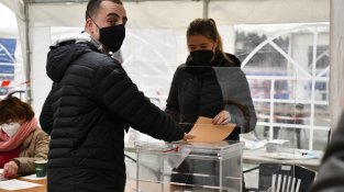 En Nil, de 18 anys, ha votat per primer cop
