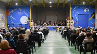 Un aspecte de la nau polivalent amb les distàncies de seguretat per la covid-19