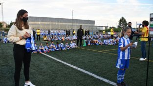Laia Codina "estrena" la nova samarreta de la uD Caqssà