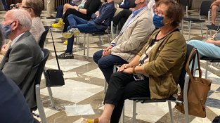 Els pares de Laia Cañigueral Olivé, Joan i Mariona, durant l'acte de presa de possessió al Palau de la Generalitat