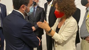 Laia Cañigueral, conversant amb el president Pere Aragonès