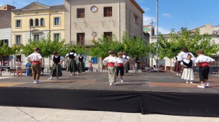 L'esbart dansaire actua per Santa Tecla