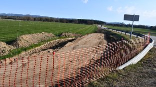 Una imatge de la via verda en construcció