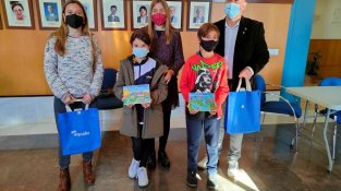 Dos escolars cassanencs finalistes la concurs de dibuix digital d'Aqualia