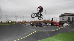 Inaugurada la pista de Pumptrack de Cassà de la Selva