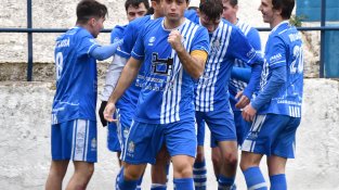 Celebració del primer gol del Cassà B