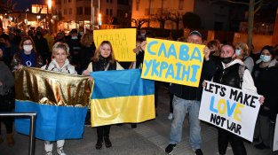 Cassà es concentra contra la invasió d'Ucraïna