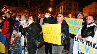 Cassà es concentra contra la invasió d'Ucraïna