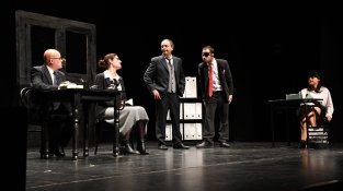 Una escena de Mort accidental d'un anarquista