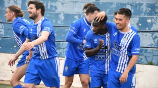 El Cassà goleja el Roses i té més a prop la permanència