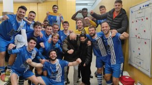Celebració del triomf del primer equip de la UD Cassà