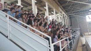 Molt de públic animant l'equip sènior masculí