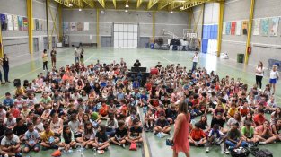 300 alumnes de Cassà celebren la primera festa Edunauta!