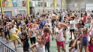 300 alumnes de Cassà celebren la primera festa Edunauta!
