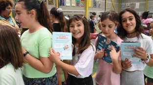 300 alumnes de Cassà celebren la primera festa Edunauta!