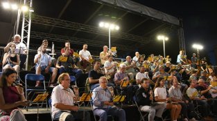 Ja Jove Orquestra  fa un pregó recordant els seus 25 anys d'existència