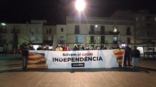 Aquesta és la pancarta que volia penjar l'ANC al balcó de l'antic Ajuntament