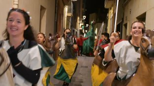 El drac Cassiano torna a fer la seva cercavila nocturna