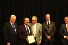 El president del Foment, Francesc Nadal, rep el premi a millor dirigent de club