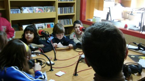 Anem a la ràdio