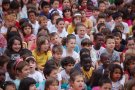 Els nens i nenes de Cassà canten la cançó dels gegants