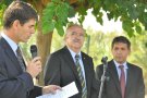 Carod Rovira posa la primera pedra de la piscina coberta de Cassà