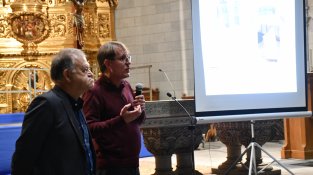 Els arqueòlegs Quim Tremoleda i Jordi Sagrera han explicat com era la portalada romànica del sege XII