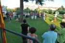 Representants de les escoles de Cassà llegeixen el manifest Somescola