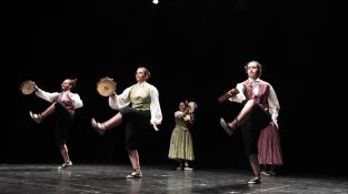 Brillant mostra de danses de les comarques gironines