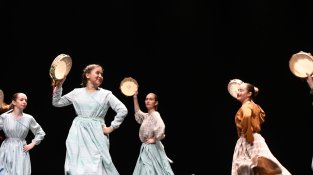 Brillant mostra de danses de les comarques gironines