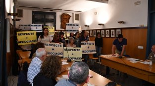 Els treballadors municipals demanen al ple que es desencallin les negociacions per la valoració dels llocs de treball
