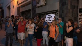 "Xiuletada" contra els okupes de l'antiga fleca Can Cabruja