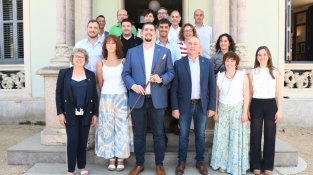 Els disset regidors del govern municipal