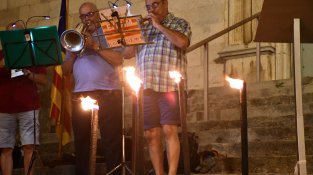 La Marxa de Torxes per la Independència recorda la figura de Carme Junyent