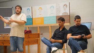 El regidor Eduard Fusté, responsable d'entitats, en la seva intervenció a la reunió