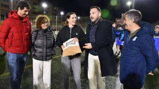 El club i l'Ajuntament han lliurat diferents obsequis a Laia Codina