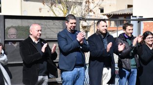 Representants del consistori, aplaudint al final de l'acte d'aquest migdia