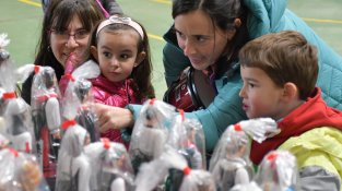 Tot i la pluja, Cassà celebrà la Fira Gegantera